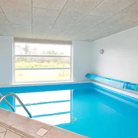 10 Person Holiday In Bl Vand
